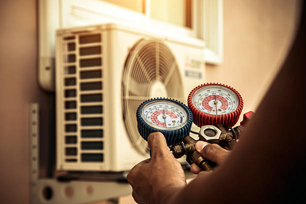 Professional Hvac Installation technician working in Vandalia, MI